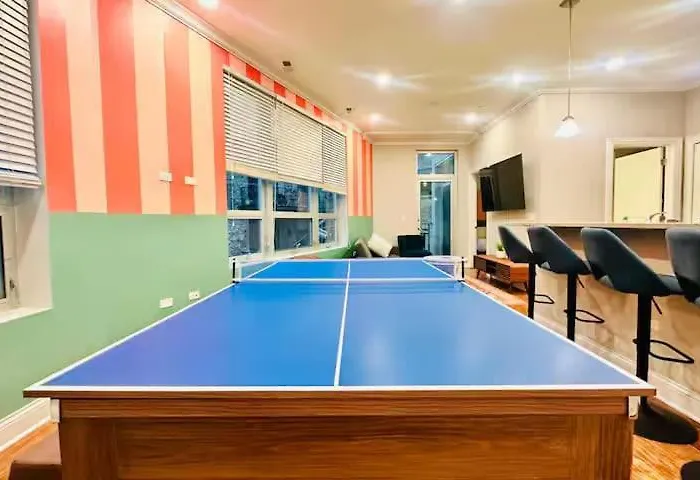 1 Garage Parking Pool Table Up To 1gb Wifi Speed Чикаго